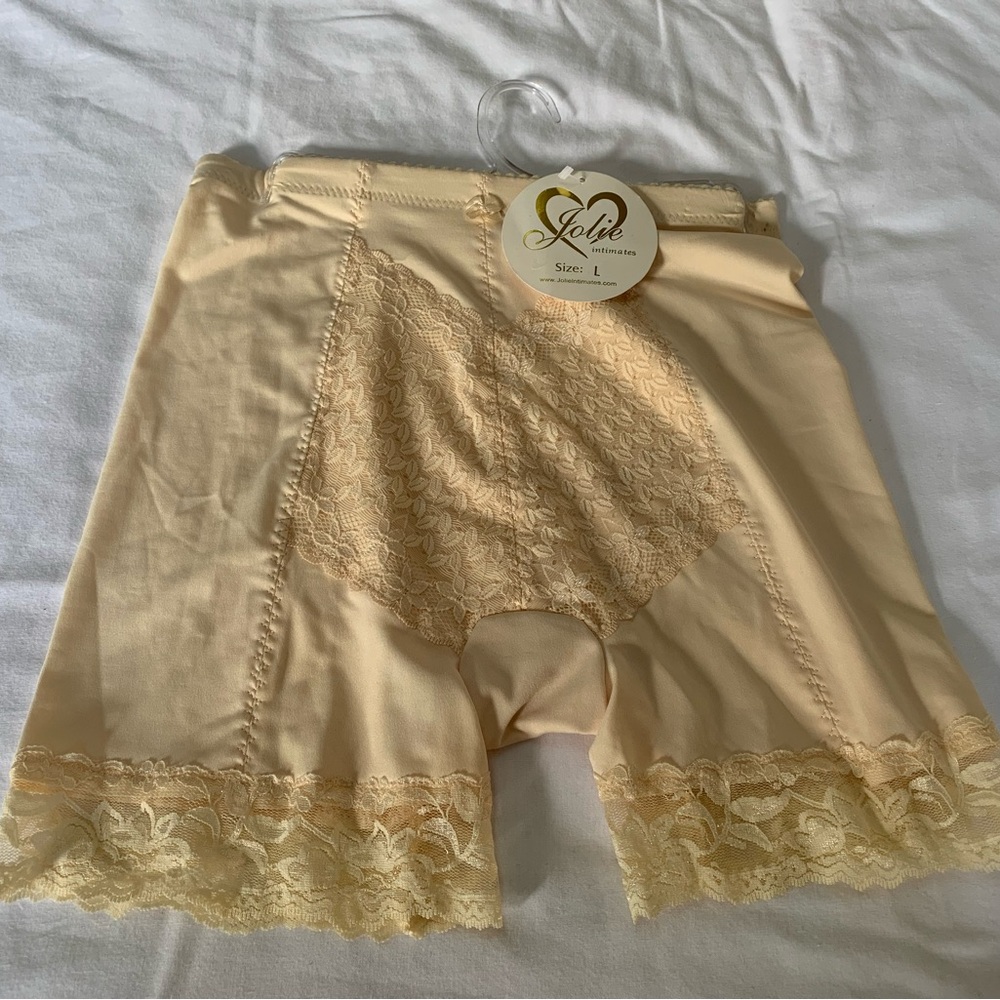 Jolie Women's Lace Trim Shapewear Shorts - Cream